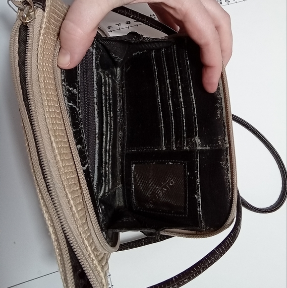 Diverso Italy. Canvas feel main bag, leather insides and strap. - Picture 3 of 4